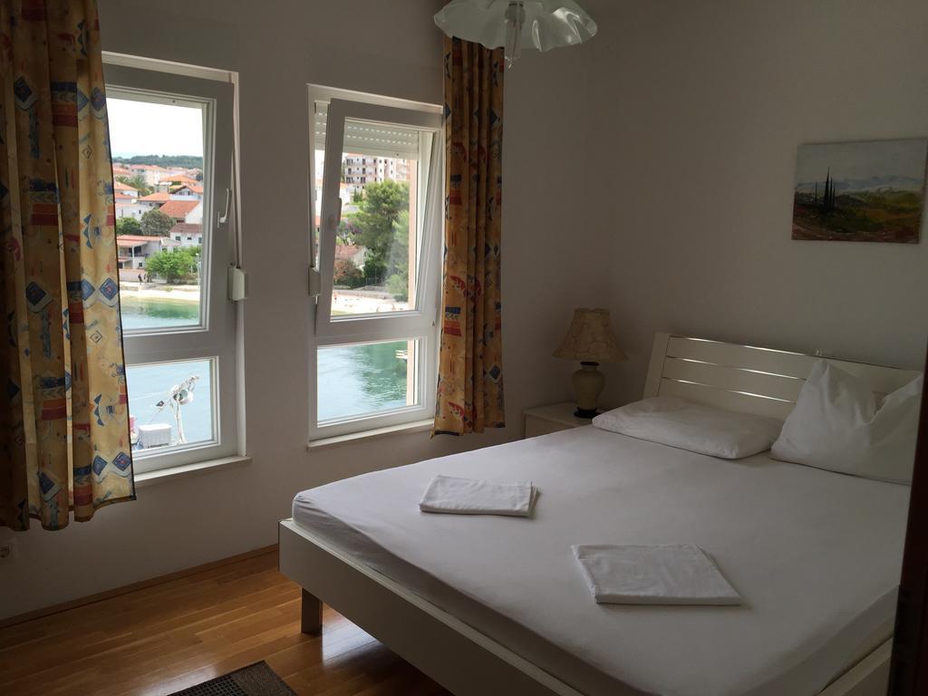 Apartments Villa Plaza Trogir Buitenkant foto