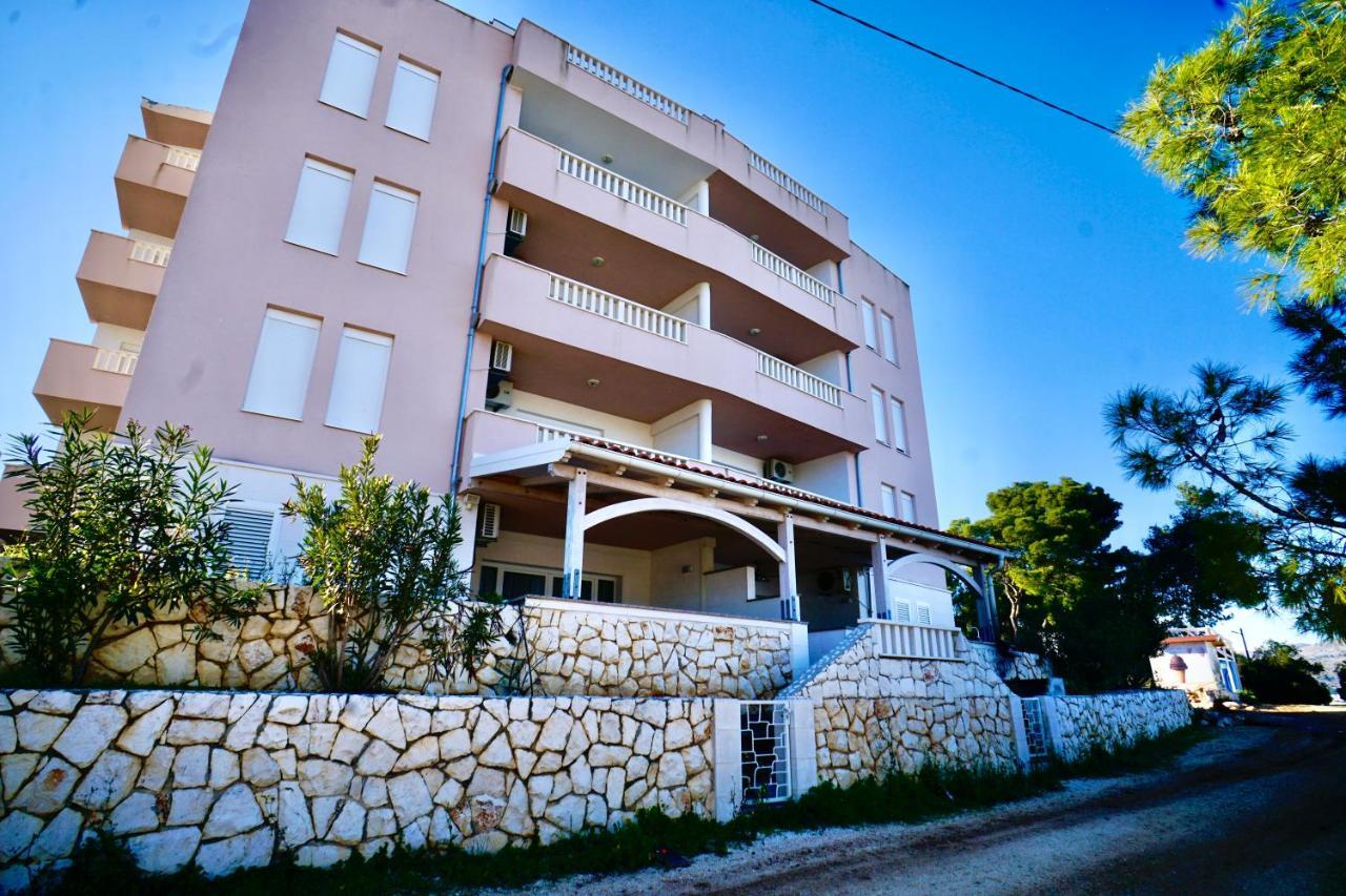 Apartments Villa Plaza Trogir Buitenkant foto
