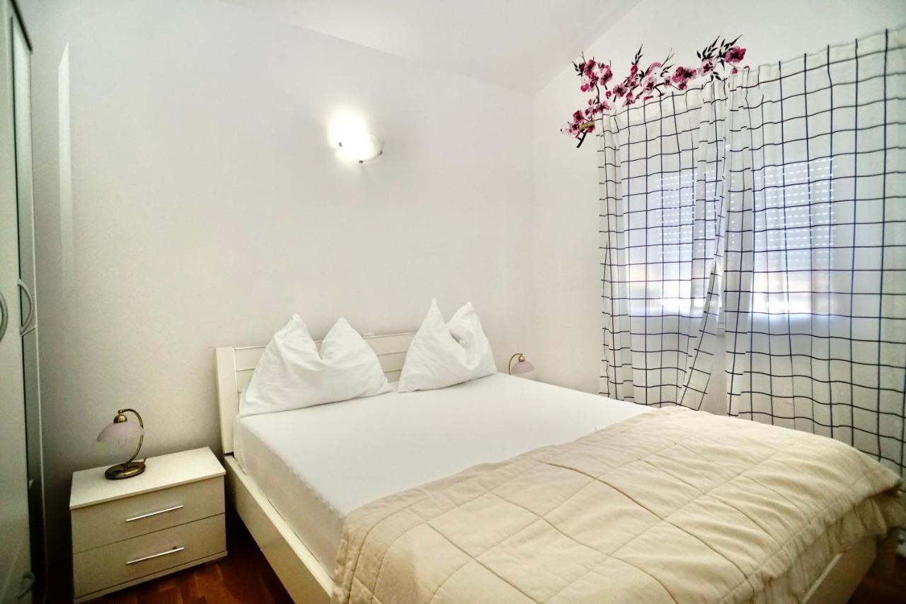 Apartments Villa Plaza Trogir Buitenkant foto