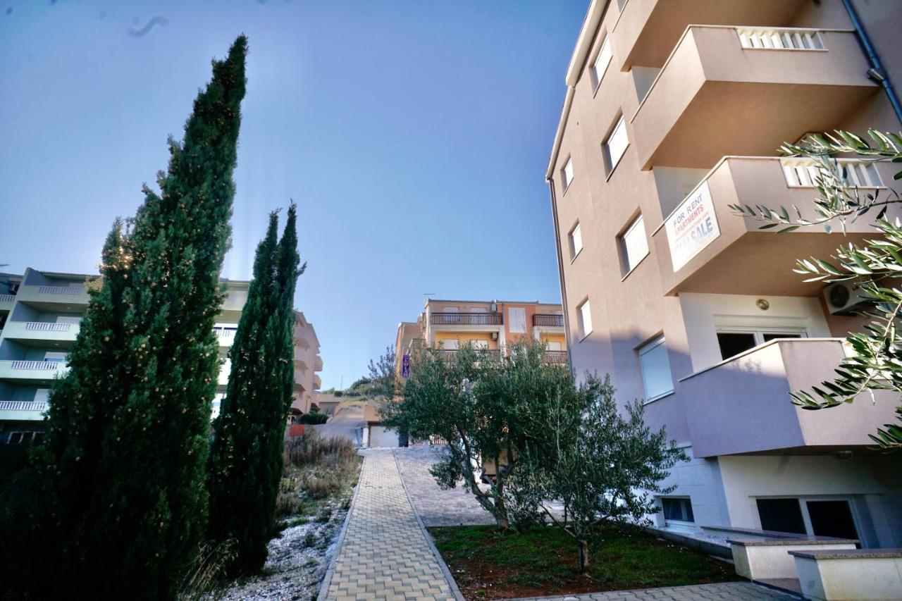 Apartments Villa Plaza Trogir Buitenkant foto